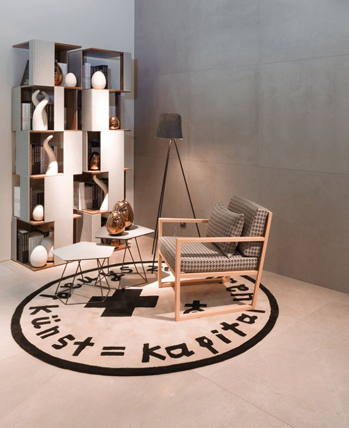 Large-Format Porcelain Tiles in a Slimline