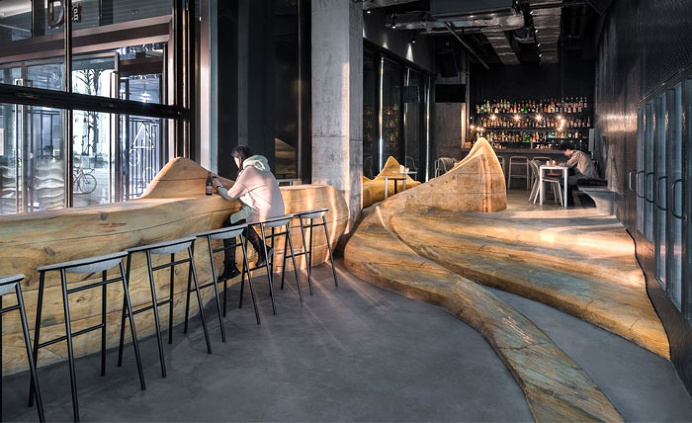 Daipu Architects Shows Amazing Way to use Wood in Renovation - InteriorZine #restaurant #decor #interior