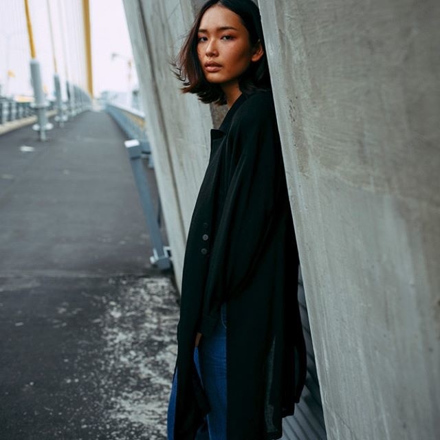 Woman in Simplicity. Be inspired by Rawpixel.com. #abdz_minimalism #abdzphotochallenge Â #minimalistic Â #minimalism #portrait #woman #exp