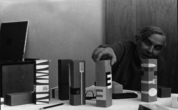 Hans G. Conrad: Aus dem Unterricht an der Hochschule für& par ReneSpitz #packaging #box