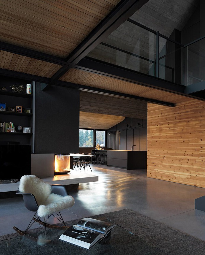 Alpine Holiday Home on a Steep Alpine Slope in Italy: Z House