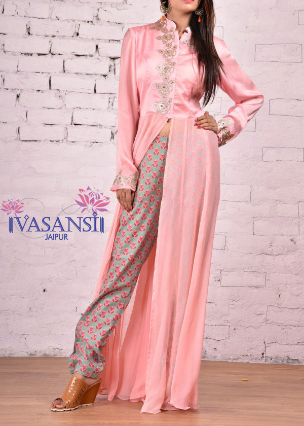 Vasansi Jaipur is an online designer store that is essentially well-suited in obliging the masses as it has a lovely combination of Indian s