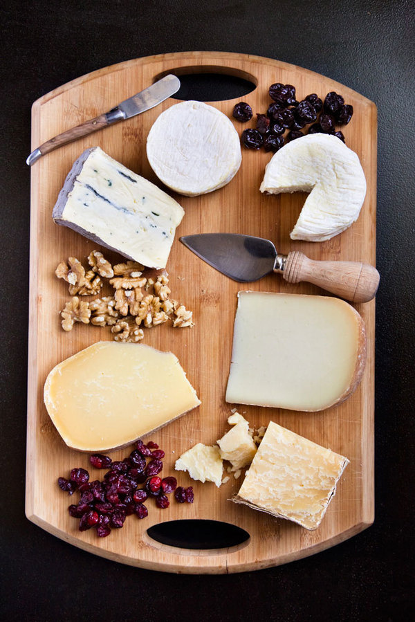 A CUP OF JO: A handy guide to creating the perfect cheese plate #photography #food