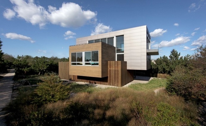 Dynamic Beach House Integrating Volumes in Its Structure by SPG Architects #beach #architecture #house