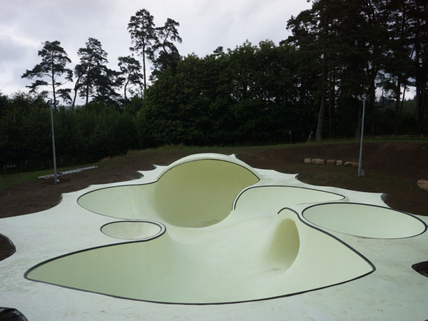 glow-in-the-dark skatepark #skatepark #in #the #glow #skateboard #dark