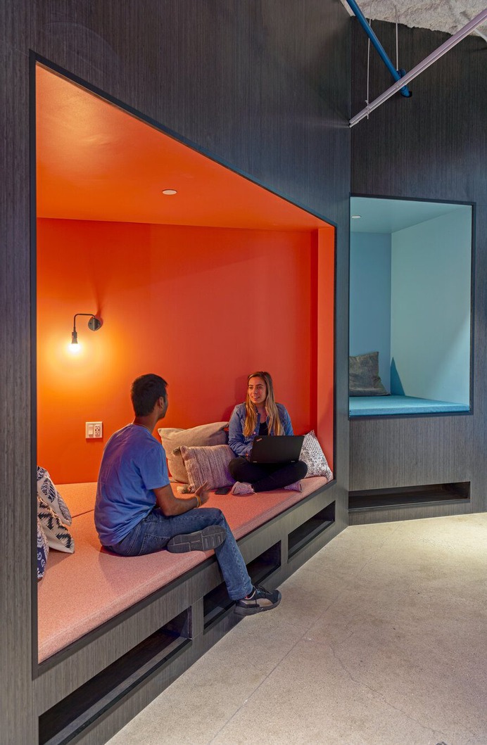 PayPal Headquarters Renovation / HGA and SWA Group / Semi-private Work Space
