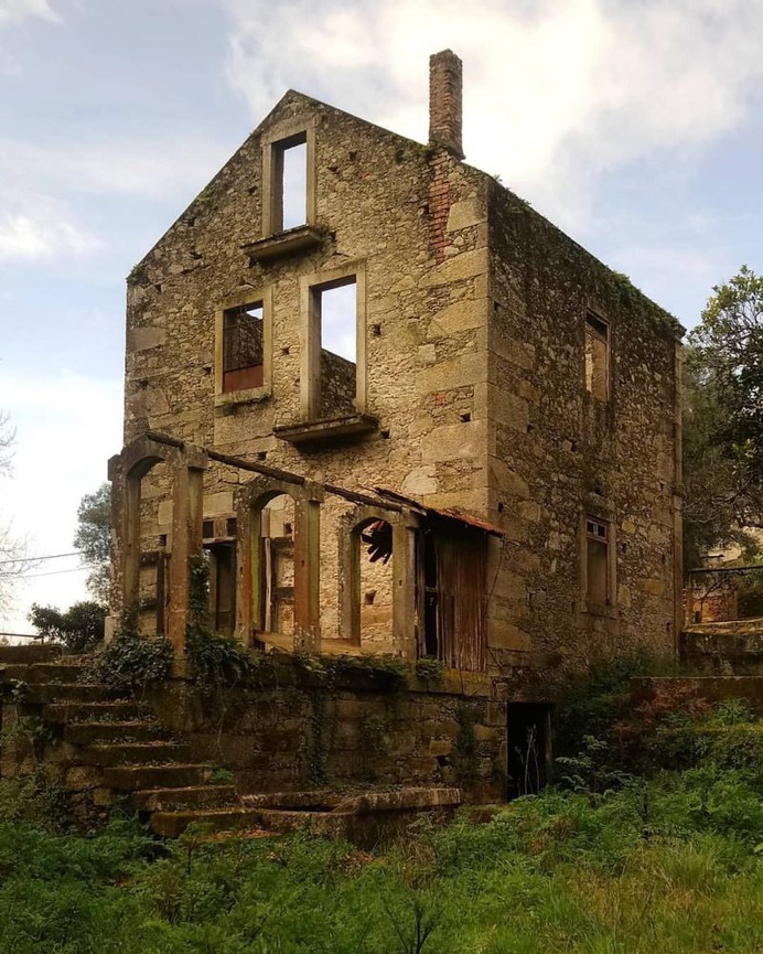 Abandoned Portugal: Stunning Urbex Photography by Paulo Carrasqueira