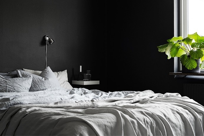 The Design Chaser: Dark Walls in the Bedroom | x 3 #interior #design #decor #deco #decoration