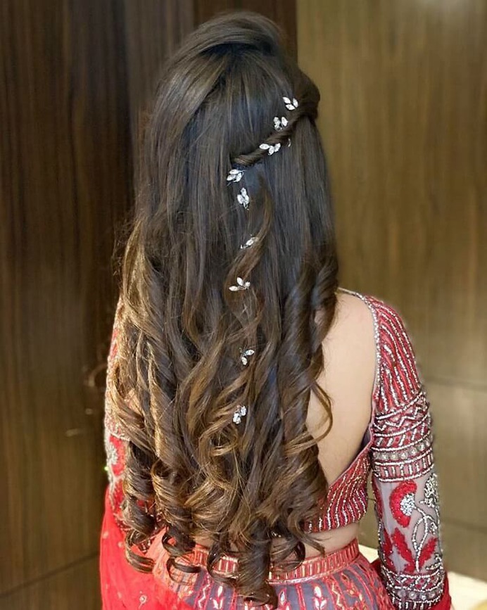 Pulled-Back Medium Curls