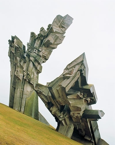 Cosmic-Communist-Construc-002.jpg (400×505) #communist #photography #architecture #communism