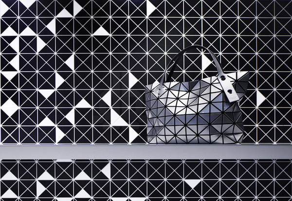 Interactive interior facade at Issey Miyake Shinjuku by Moment Design, Tokyo visual merchandising store design #tokio #miyake #issey #store