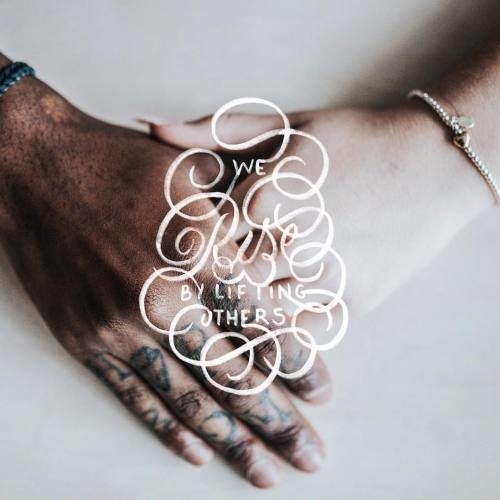 ✊🏾we Rise By Lifting Others ✊🏾 - 📷 by @anete_lusina / @unsplash - #motivation #typostrate #strengthinletters #50words #typegang