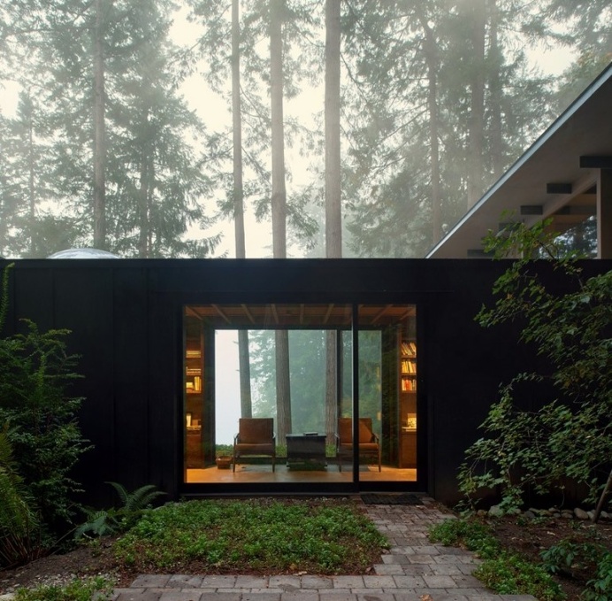 A 1959 Forest Cabin Was Turned into a Weekend Retreat in Rural Washington
