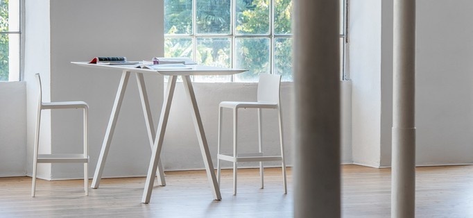 News Coffee Break - Arredamento Bar + Hotel project Contract #cabine #base #+arredo #librerie #design #mobili #modulari+sgabelli+tavoli+tavoli #bagno #lounge #armadio #sedie+shop #casa #centrale+poltrone #caloriferi #lampade #darredo #design+sedute #porte #interne #+sedute #cucine