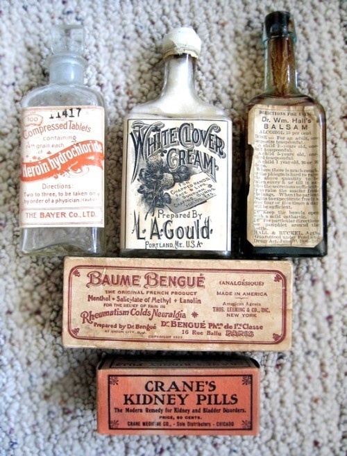 Vintage Pharmacy Bottles #pharmacy #bottles #vintage