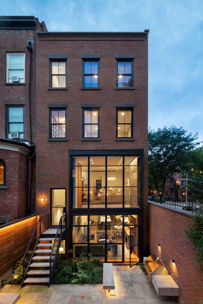Cobble Hill Row House and Carriage House / CWB Architects