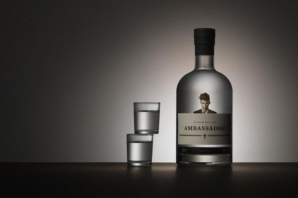 Norwegian Ambassadør — Vodka. Design by Sans Colour. #design #norwegian #sans #vodka #ambassadr #colour