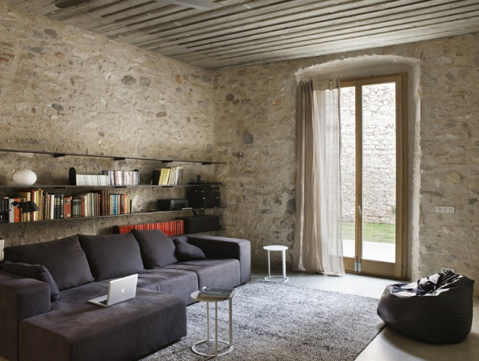 Airbnb in Girona