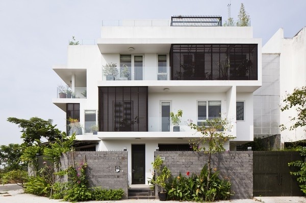 Modern Family Home Adapted to a Tropical Environment in Vietnam #architecture #modern