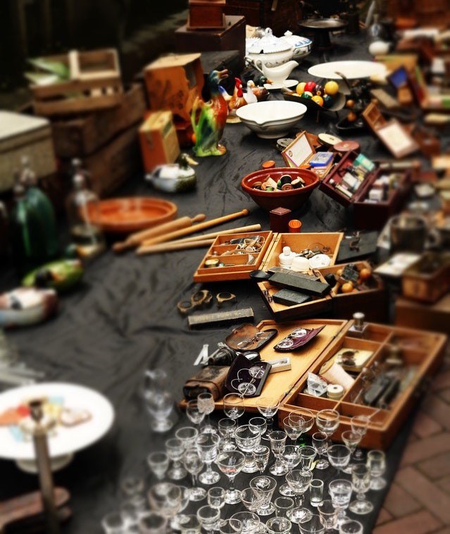 These #DIY ideas will help you turn a seemingly cramped space into your dream #mancave.