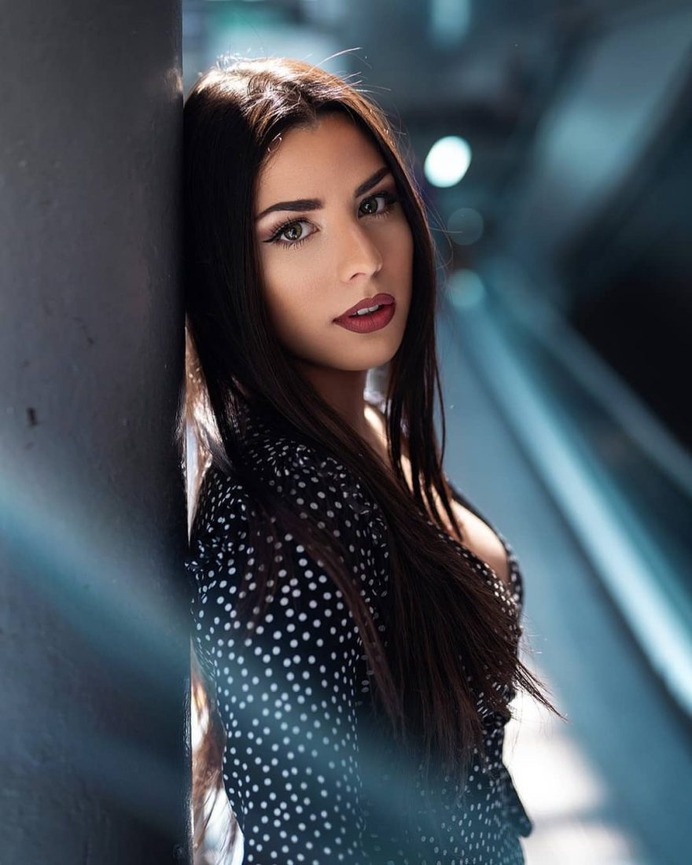 Gorgeous Female Portrait Photography by Luis Glz Uli