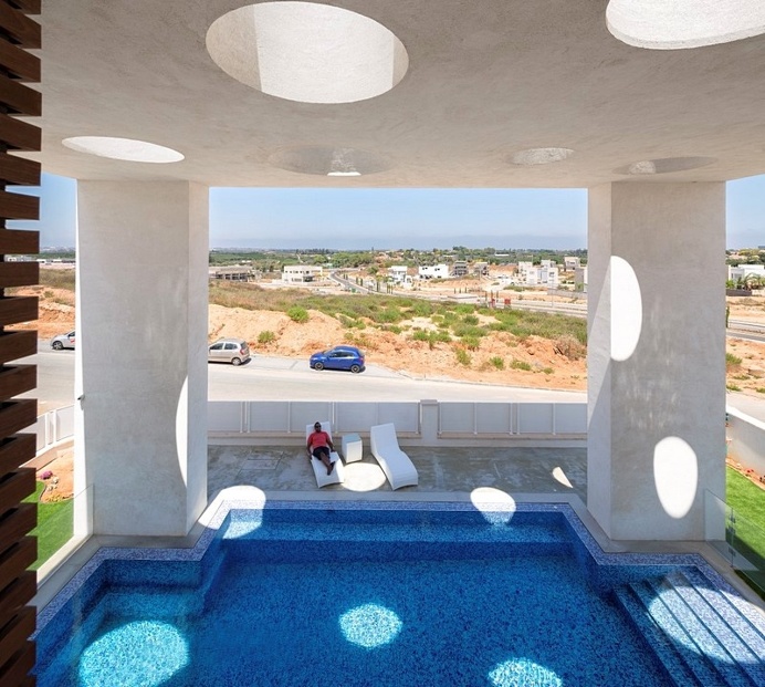 Eirus House by Dan and Hila Israelevitz Architects