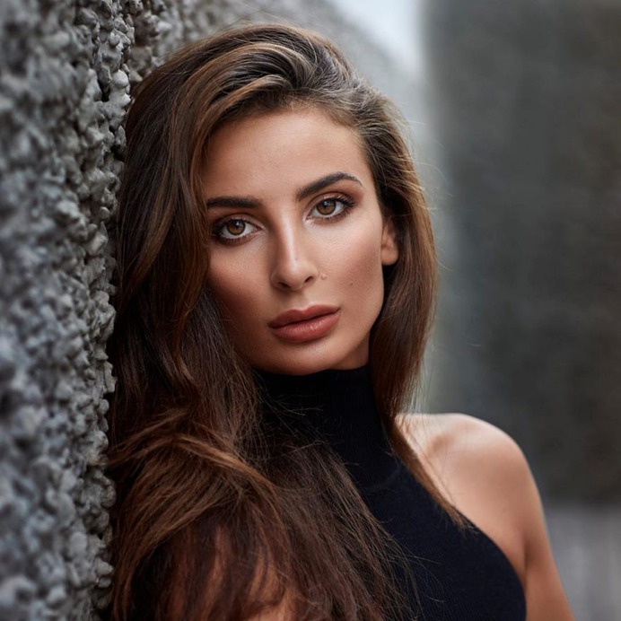 Gorgeous Female Portrait Photography by Javier Ullastres