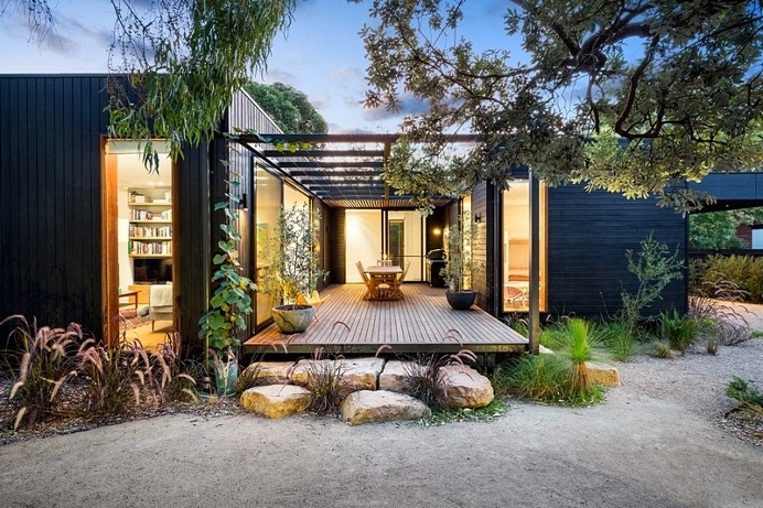 Merricks Beach House – A Contemporary Take on the Great Australian Beach Shack