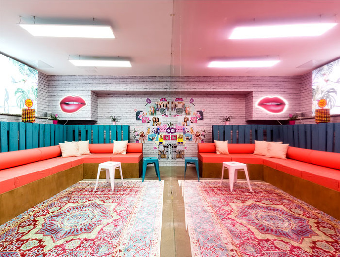 Retail Projects by DFROST for essence and Swarovski - InteriorZine