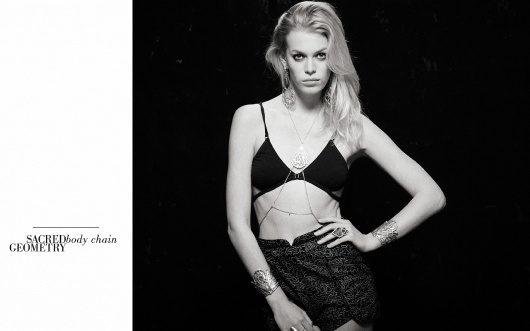 original.jpeg (1280×800) #bingbang #b+w #jewelry #nyc #layout