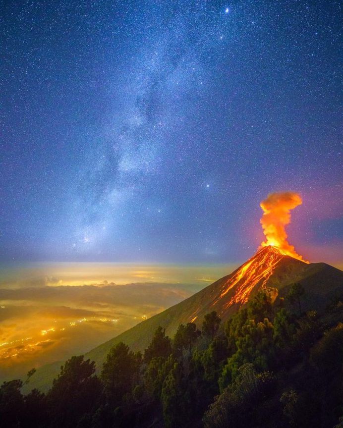 Luis Solano Pochet Captures Amazing Photos of Volcán de Fuego