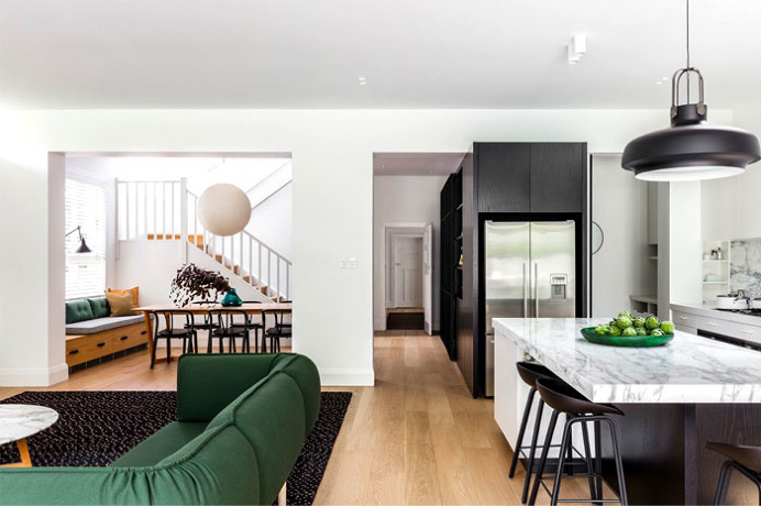 Sunny and Welcoming Home with Colorful Artistic Expression - InteriorZine