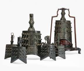 Six bells from Bronze in archaic style, with hard wood Stand