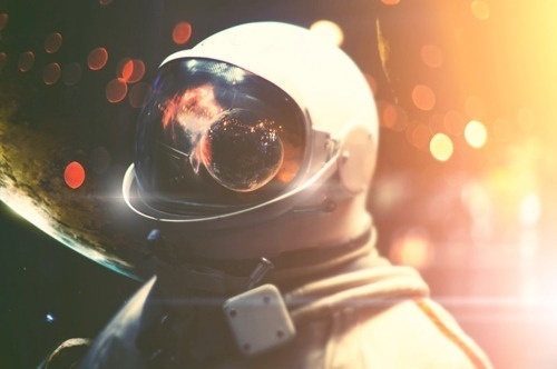 Gusto1.com #astronaut