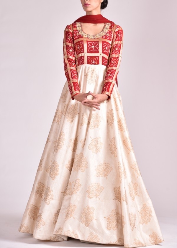 Vasansi Jaipur is an online designer store that is essentially well-suited in obliging the masses as it has a lovely combination of Indian s
