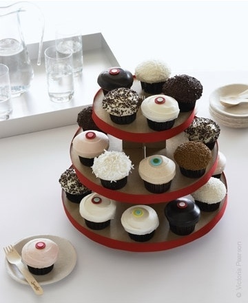 Cupcake Tower - Wedding Cupcakes - Sprinkles Cupcakes #cupcake
