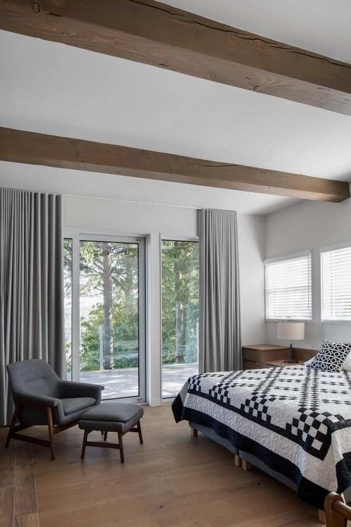 A 1960s Ski House Gets a Facelift and the Whole Family Smiles 12
