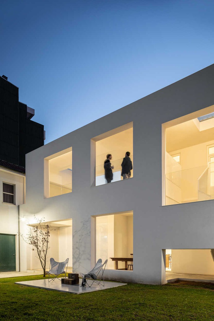 terrace Portugal / Adoff Arquitectos