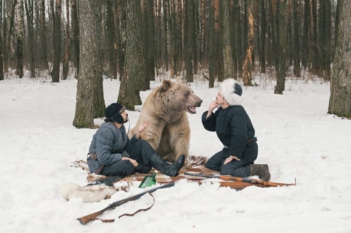 Olga Barantseva Captures Dreamlike Scenes With a 700-Kilogram Brown Bear