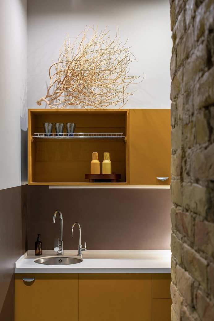 Rina Lovko Studio Interior - Mindsparkle Mag An interior design by an architect Rina Lovko for her own studio, accomplished in 2017. #logo #packaging #identity #branding #design #color #photography #graphic #design #gallery #blog #project #mindsparkle #mag #beautiful #portfolio #designer