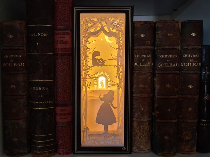 Alice in Wonderland – Paper Light Box by KarineDiot