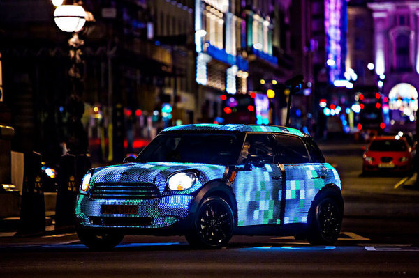 MINI art beat lets you stream yourself live in london #interactive #car #led