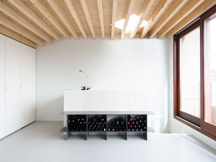 Linnaeusparkweg House by Unknown Architects
