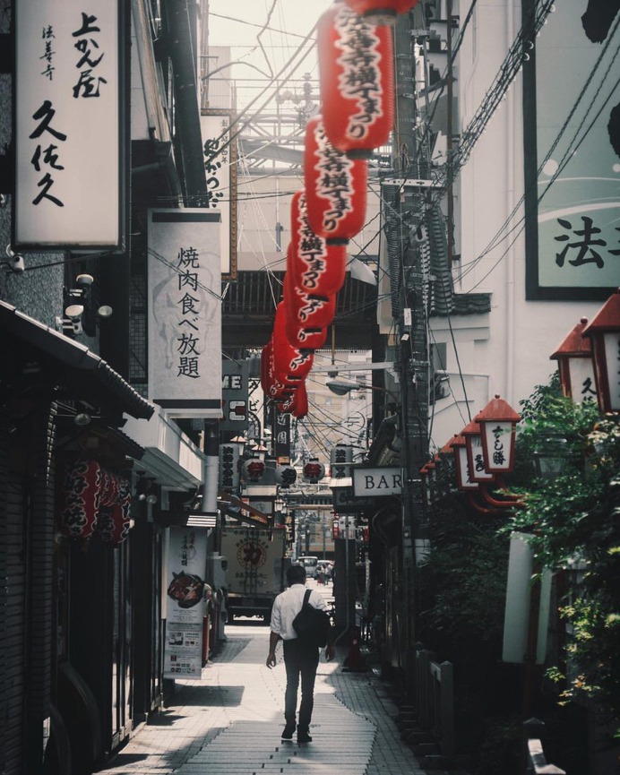 Cinematic Street Photography in Japan by Mizuki Tanaka