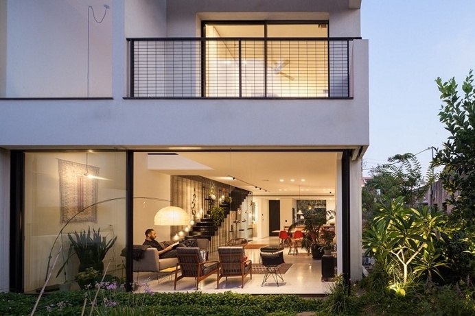 Contemporary townhouse in Tel Aviv