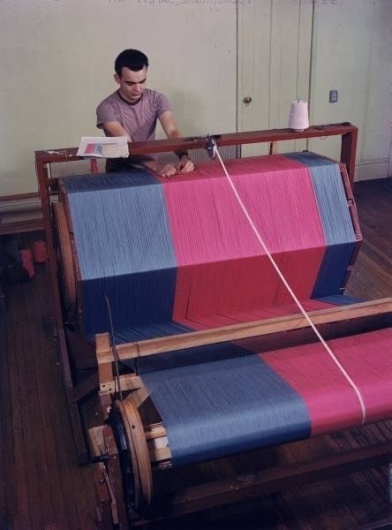Risultato della ricerca immagini di Google per http://28.media.tumblr.com/tumblr_lyz5kcihJM1qzoz4do1_500.jpg #loom #textile #weaving
