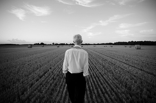 Photo by Per Forsberg #forsberg #field #white #girl #center #shirt #back #per #bw