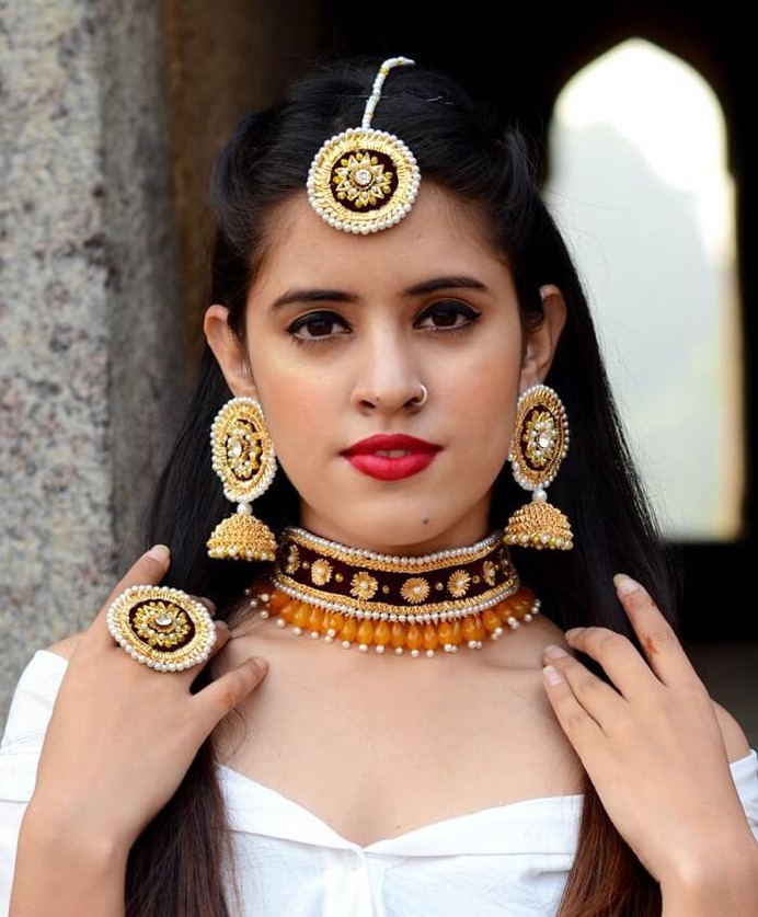 26 Handpicked Gota and Floral Maang Tikka Designs