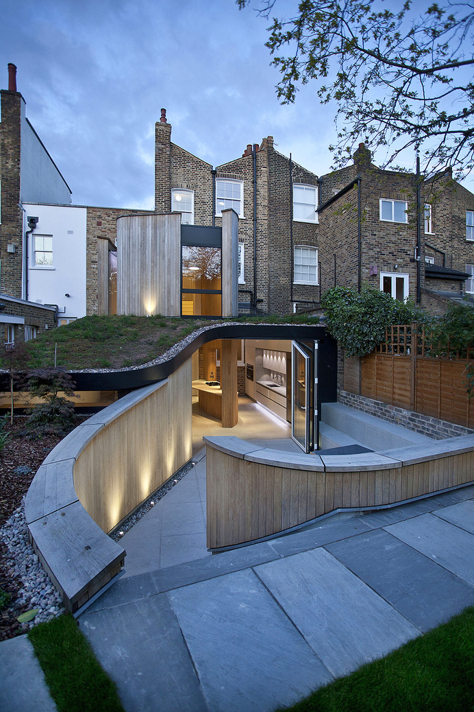 Victorian House in London at the Edge of Old and New #london #architecture