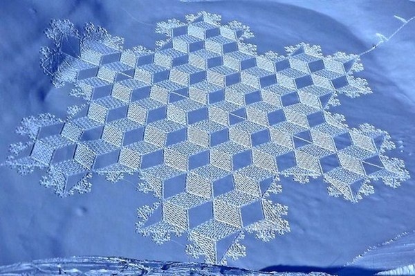 3d land art from snow by Simon Beck #3d #his #france #each #pai #snow #is #there #the #it #creating #and #art #when #artis #winter